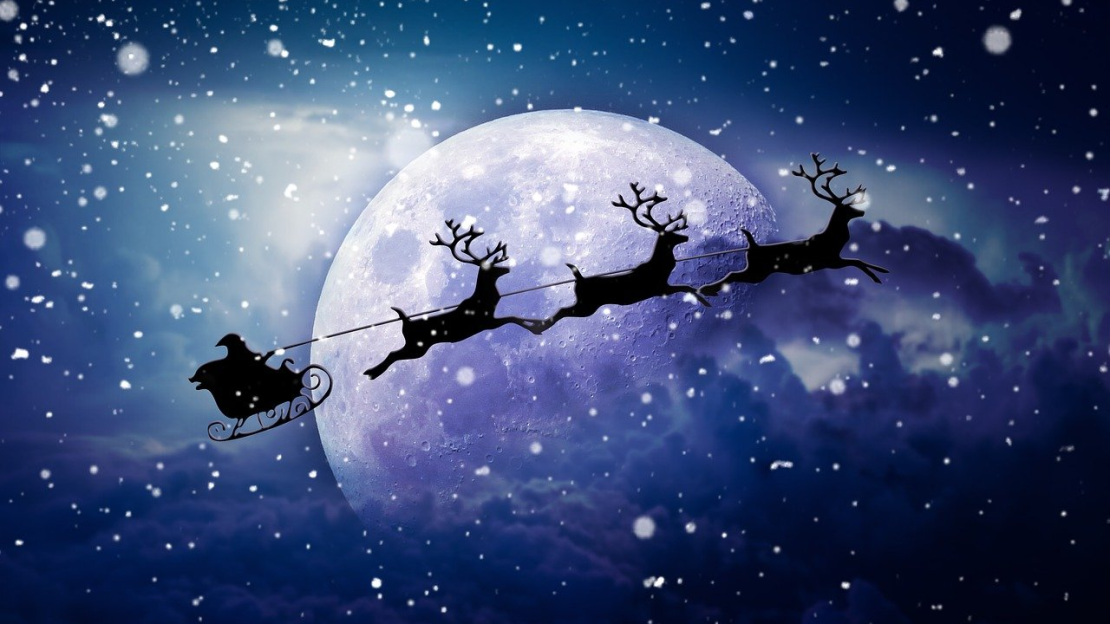 Mikulás szánon holdban